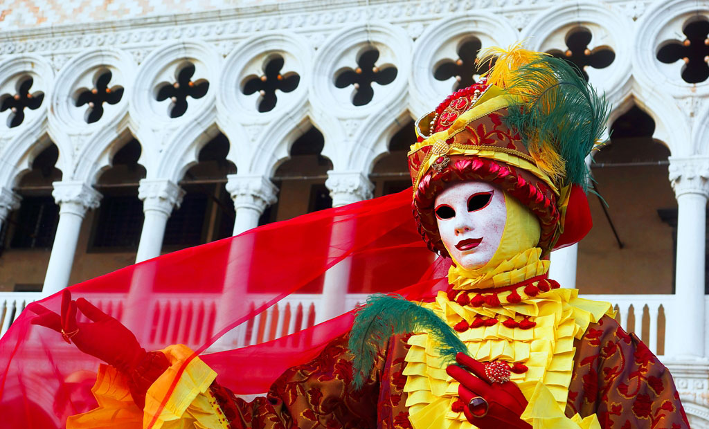 Visit St Mark's Square, Venice with Italyaffordabletours.com